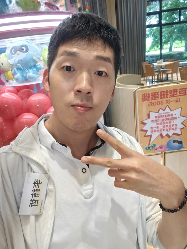 銪哲的第一张照片--嘉义交友中心